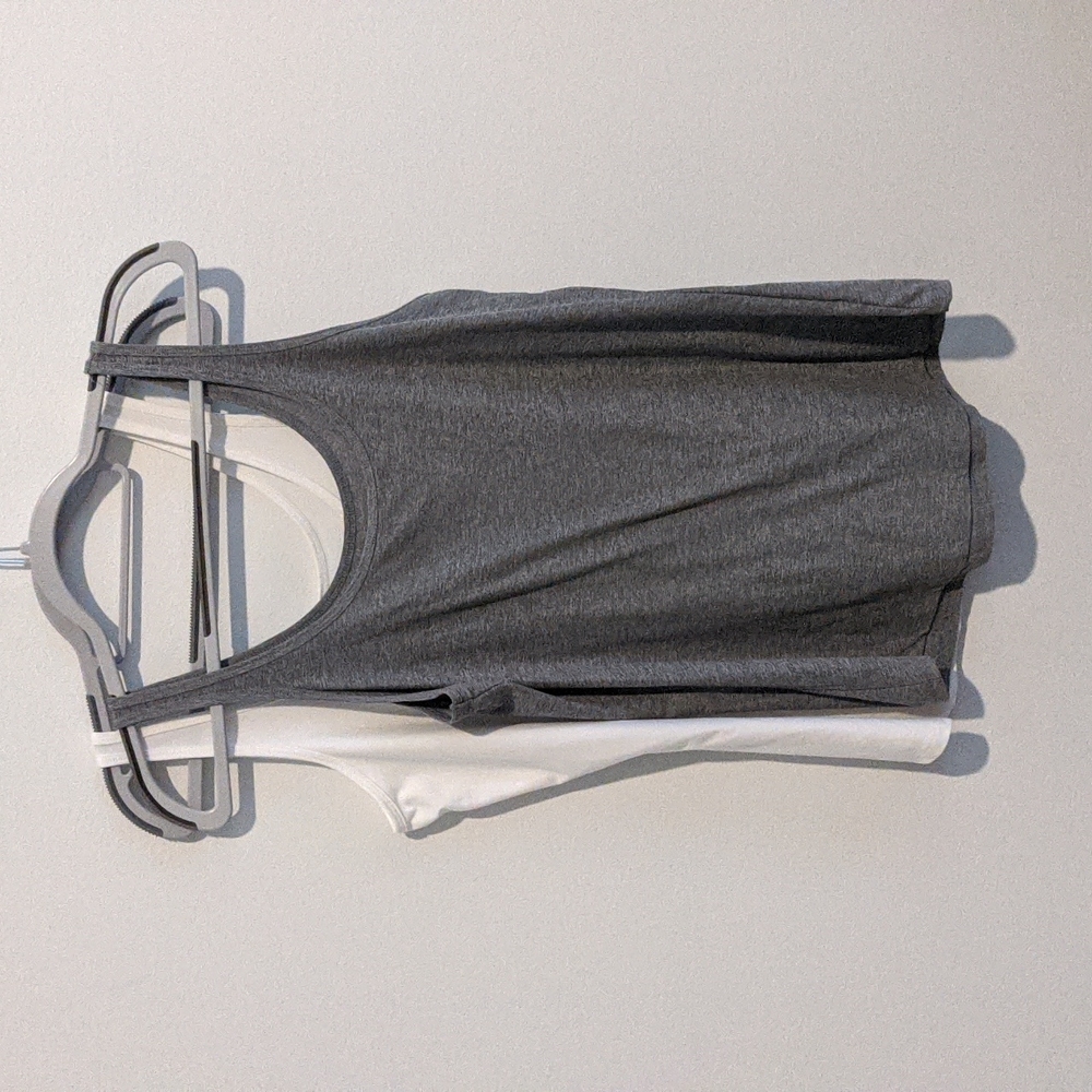 NO Boundaries 2 Woman's Size XL Rank Tops